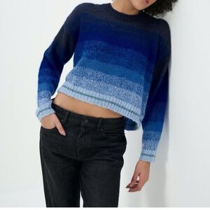 American Eagle Blue Knit Sweater; Size Medium